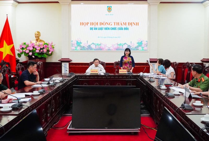 ​Cần làm rõ hơn các quy định về tuyển dụng viên chức